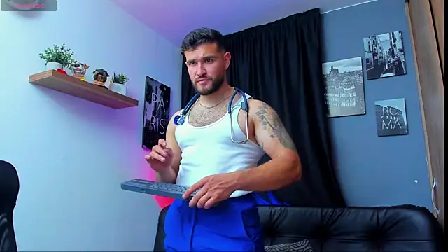 Snapshot of AndrewDiaz chatting on March 7, 8:56 am AndrewDiaz online show from March 7, 8:56 am