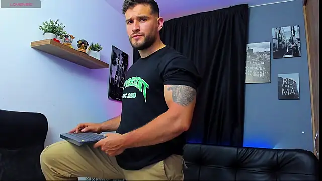 Snapshot of AndrewDiaz chatting on March 19, 3:30 am AndrewDiaz online show from March 19, 3:30 am