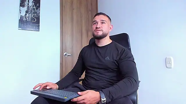 Snapshot of AndrewDiaz chatting on September 20, 9:27 pm AndrewDiaz online show from September 20, 9:27 pm