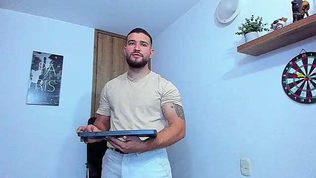 Snapshot of AndrewDiaz chatting on September 27, 4:12 pm AndrewDiaz online show from September 27, 4:12 pm