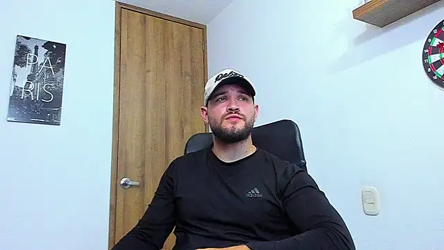 Snapshot of AndrewDiaz chatting on September 28, 6:52 am AndrewDiaz online show from September 28, 6:52 am