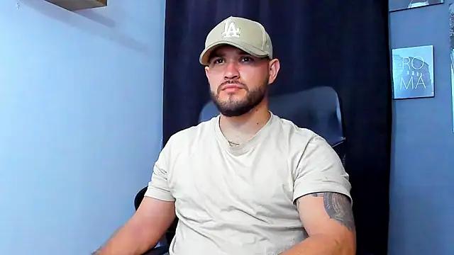 Snapshot of AndrewDiaz chatting on December 1, 3:55 am AndrewDiaz online show from December 1, 3:55 am