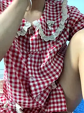 Snapshot of Hoanami chatting on November 9, 1:04 am Hoanami online show from November 9, 1:04 am