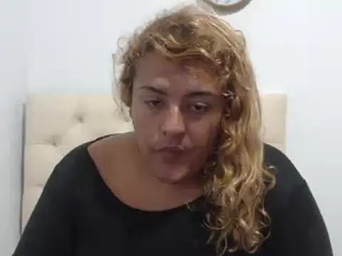 KIARAMARSHALLWELLZ online show from December 16, 2:36 am