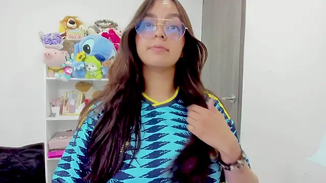 Snapshot of Valery7rose_ chatting on June 17, 2:18 pm Valery7rose online show from June 17, 2:18 pm