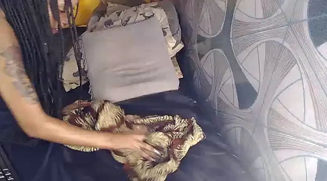 Candiey001 online show from December 19, 11:35 pm