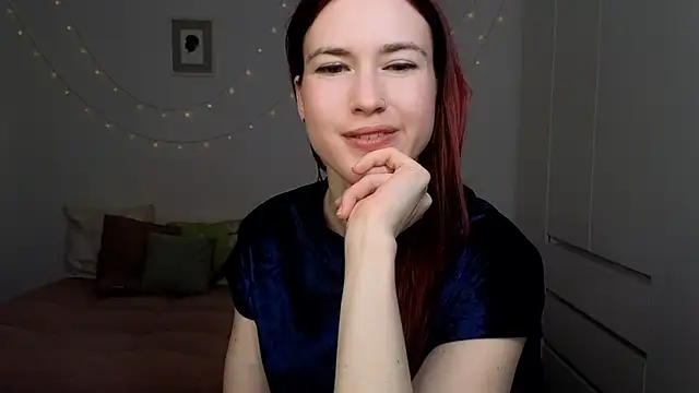 AliciaNewell online show from April 4, 7:11 pm