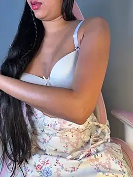 Snapshot of sneha_babe chatting on October 28, 12:25 am sneha babe online show from October 28, 12:25 am