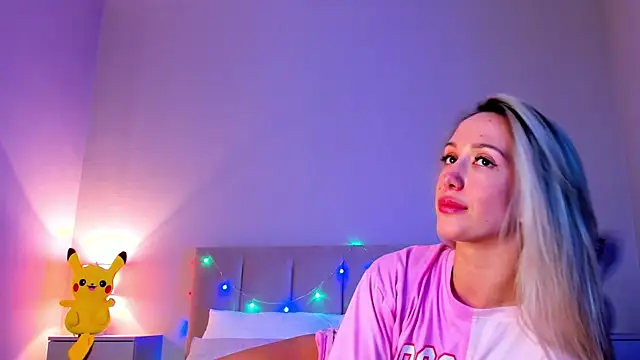 VikkiLustfull online show from January 22, 6:31 pm