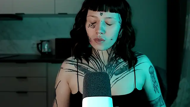 tradishka online show from January 31, 1:11 am