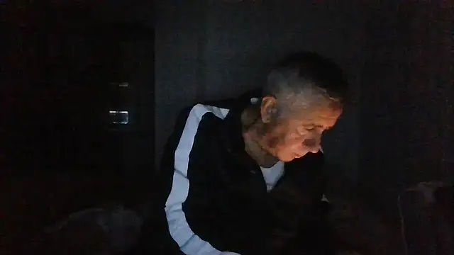 parejamlga58 online show from December 17, 10:27 pm