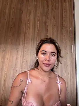 Emilia Bakerr online show from May 18, 6:14 pm
