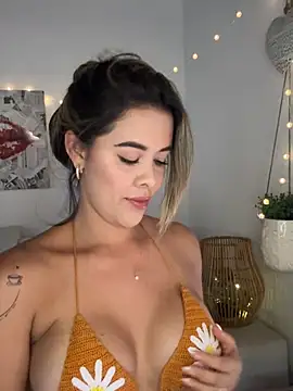 Emilia Bakerr online show from June 12, 7:35 pm