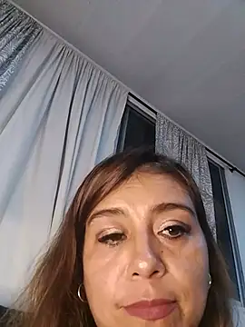 Snapshot of MrsFoucher chatting on May 22, 1:24 am MrsFoucher online show from May 22, 1:24 am