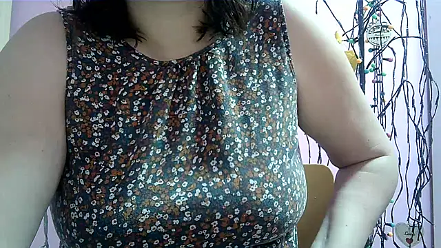 Lucinka1 online show from February 1, 5:58 pm