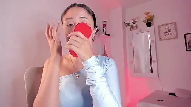 Snapshot of _Caroliinee_ chatting on October 2, 6:37 pm Caroliinee online show from October 2, 6:37 pm