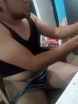 Snapshot of simpatico1000 chatting on December 19, 1:45 am simpatico1000 online show from December 19, 1:45 am