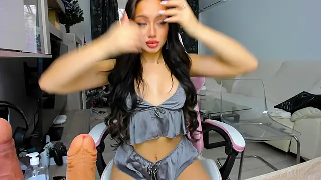 KaylaLaine online show from February 5, 6:13 am