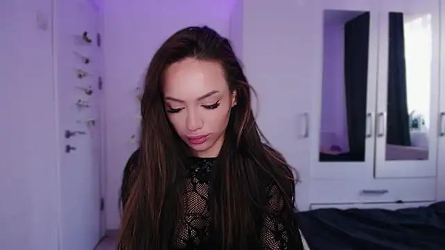 KaylaLaine online show from November 1, 6:37 am