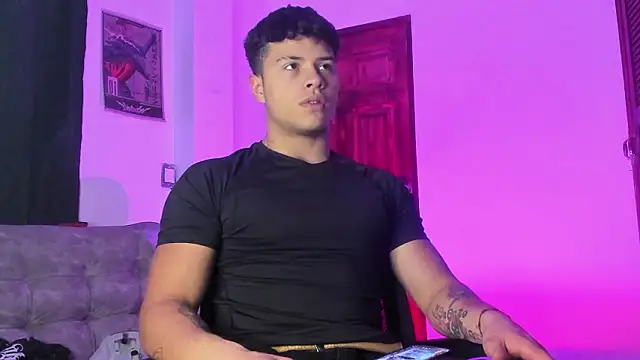 Dominic Biker   online show from February 7, 5:44 am