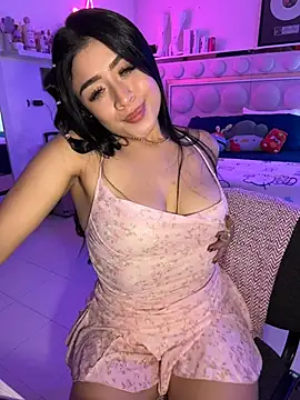 Snapshot of lucianaroy chatting on May 19, 11:33 pm lucianaroy online show from May 19, 11:33 pm