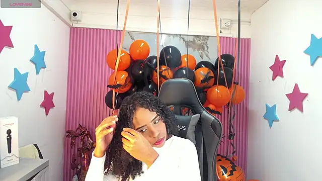 lia 16 online show from October 30, 11:00 am