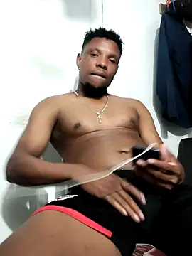 hugo3918  online show from October 27, 12:36 am