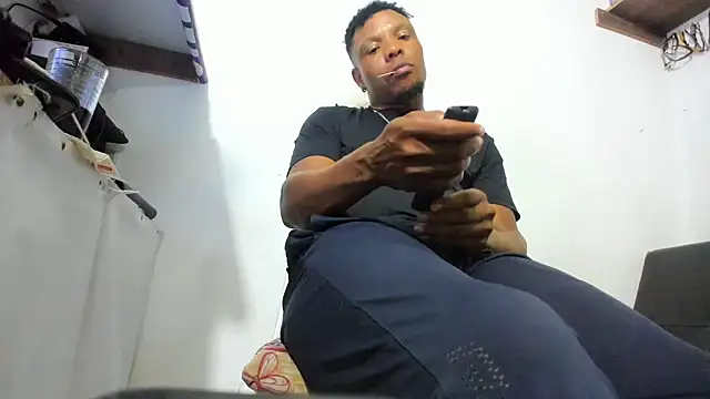 hugo3918  online show from February 23, 1:03 am