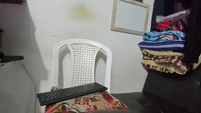 Snapshot of hugo3918_ chatting on July 13, 12:19 pm hugo3918 online show from July 13, 12:19 pm