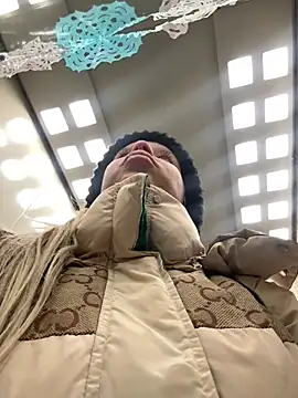 Snapshot of LikaCat chatting on January 7, 4:08 am LikaCat online show from January 7, 4:08 am