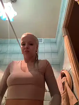 Snapshot of LikaCat chatting on January 20, 4:10 am LikaCat online show from January 20, 4:10 am