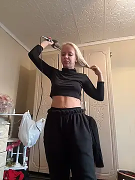 Snapshot of LikaCat chatting on January 23, 3:05 am LikaCat online show from January 23, 3:05 am