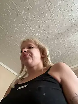 Snapshot of LikaCat chatting on March 15, 2:03 am LikaCat online show from March 15, 2:03 am