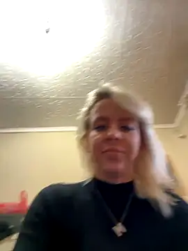 Snapshot of LikaCat chatting on September 21, 1:40 am LikaCat online show from September 21, 1:40 am