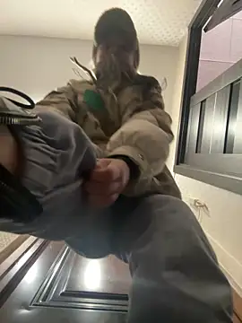 Snapshot of LikaCat chatting on October 13, 4:01 am LikaCat online show from October 13, 4:01 am