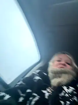 Snapshot of LikaCat chatting on October 29, 1:52 am LikaCat online show from October 29, 1:52 am