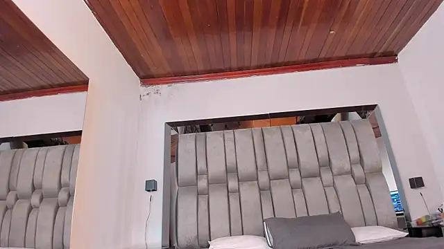 NikkySmiith online show from December 20, 11:39 am