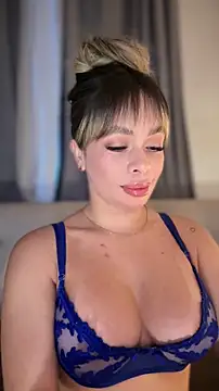 Alison Diaz17 online show from February 19, 11:12 pm