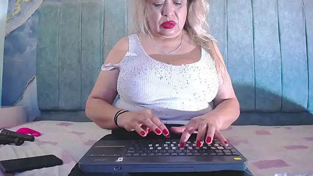 Natasha 699 online show from May 3, 11:22 pm