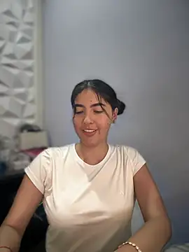 MarianaBenz online show from March 9, 3:01 am