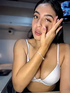 MarianaBenz online show from June 24, 12:20 am