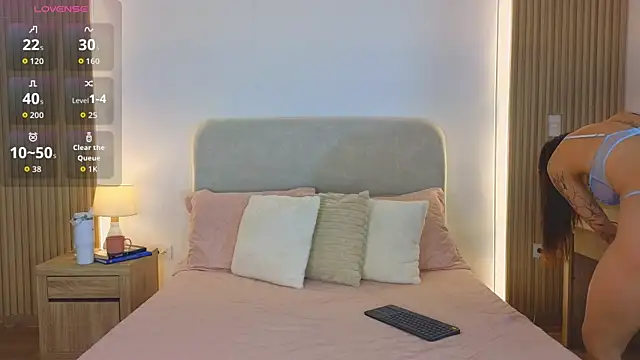 KristennBlue online show from June 6, 5:17 pm
