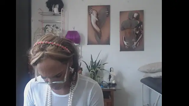 Snapshot of bardotbigcockts chatting on March 6, 6:59 pm bardotbigcockts online show from March 6, 6:59 pm