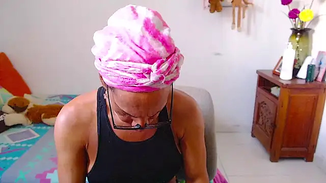 Snapshot of bardotbigcockts chatting on September 23, 8:34 pm bardotbigcockts online show from September 23, 8:34 pm