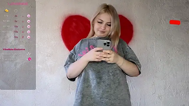 shy blondiee online show from September 27, 11:15 am