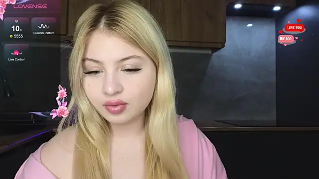 shy blondiee online show from January 5, 8:45 pm