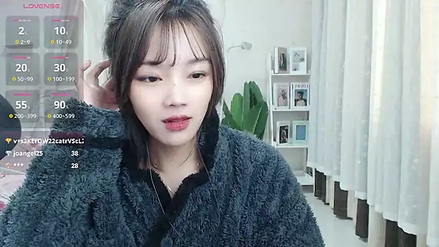 Snapshot of Jenny-Z chatting on March 5, 5:29 am Jenny-Z online show from March 5, 5:29 am