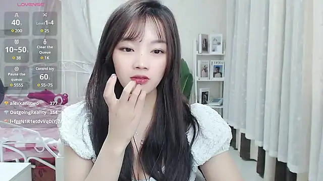 Snapshot of Jenny-Z chatting on March 15, 5:52 am Jenny-Z online show from March 15, 5:52 am