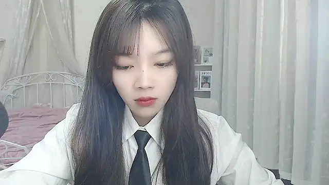 Snapshot of Jenny-Z chatting on November 17, 2:06 am Jenny-Z online show from November 17, 2:06 am