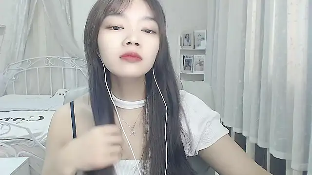 Snapshot of Jenny-Z chatting on December 2, 2:17 am Jenny-Z online show from December 2, 2:17 am